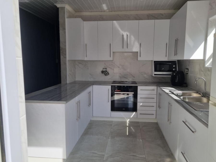 To Let 1 Bedroom Property for Rent in Schaap Kraal Western Cape